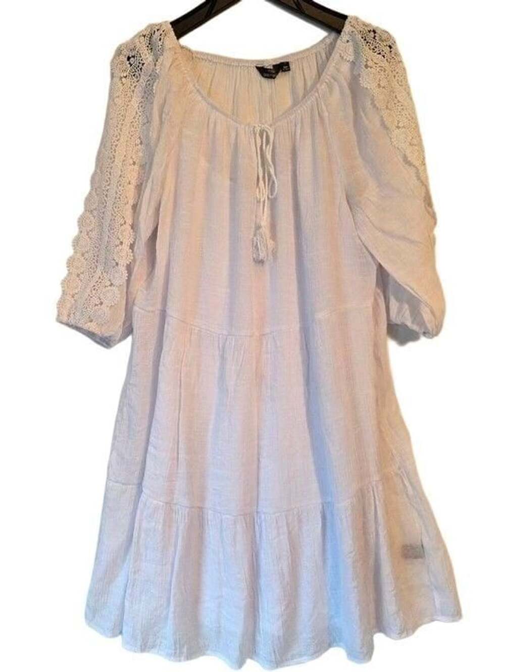 Women's White Lace-Shoulder Tiered Dress